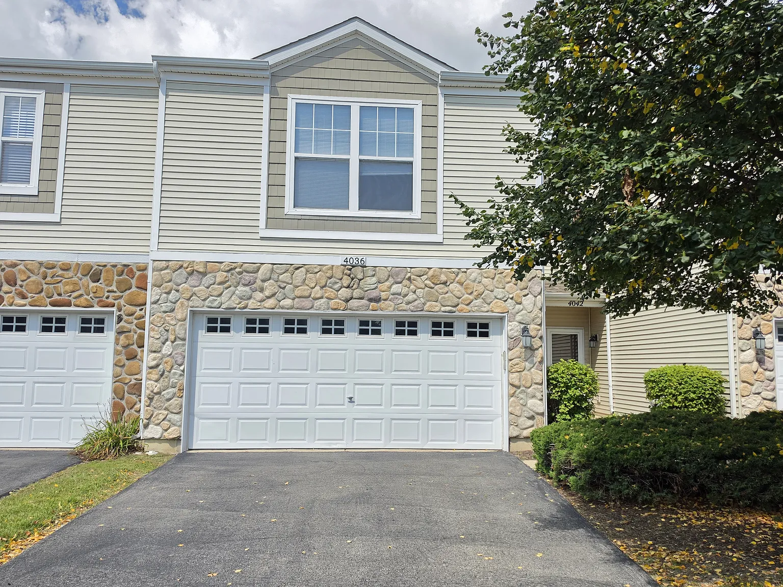3 bed, 1.5 bath, 1600 sqft, $2,575 — Photo 1