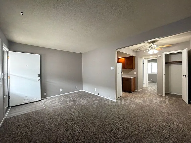 2110 J St #7 — Photo 1