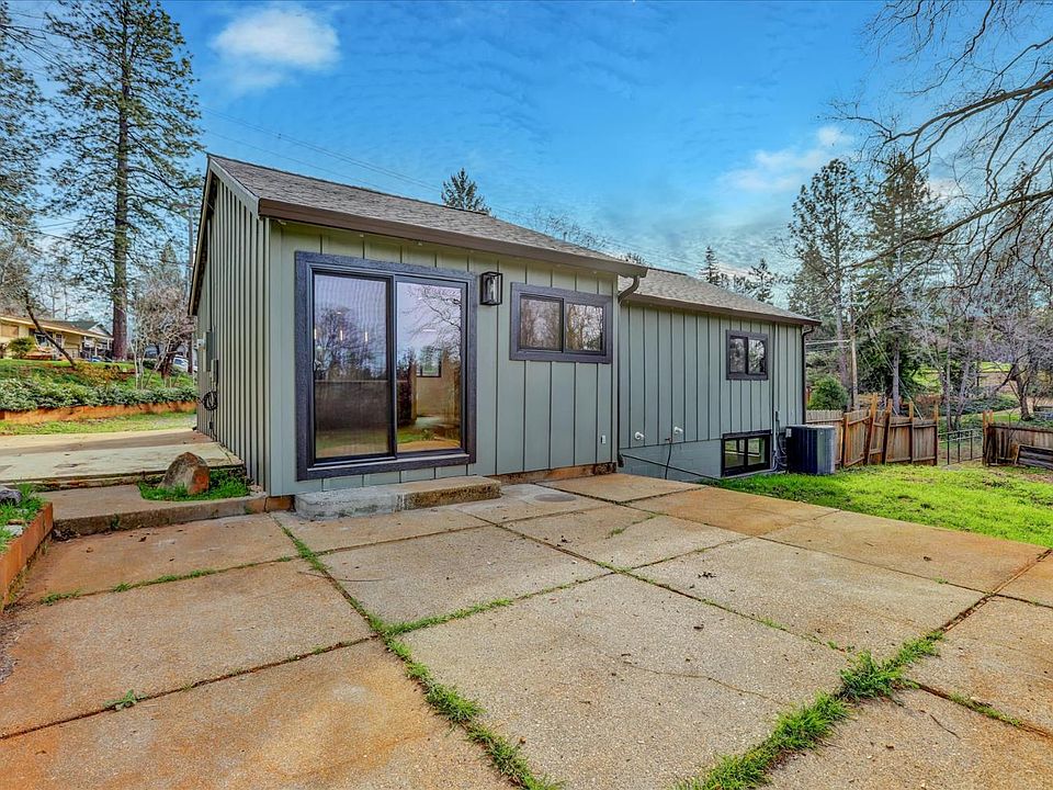 1st image of 10149 East Dr