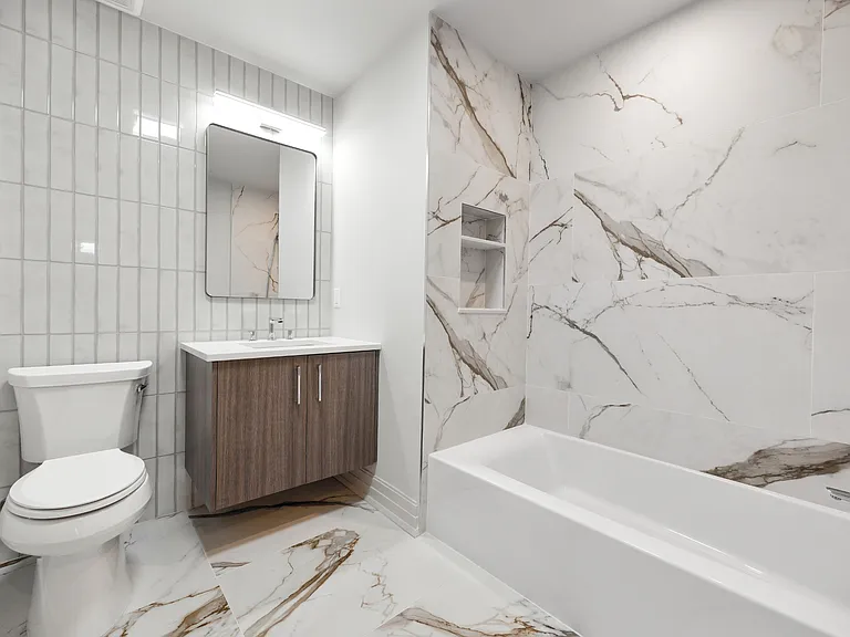 921 Madison St #508 — Photo 18