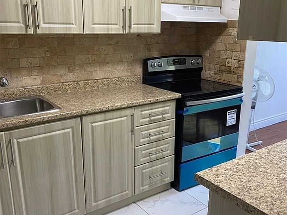 3rd image of 2245 Eglinton Ave E #310