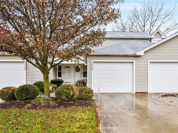 1260 Leeward Ln, Willoughby, OH 44094