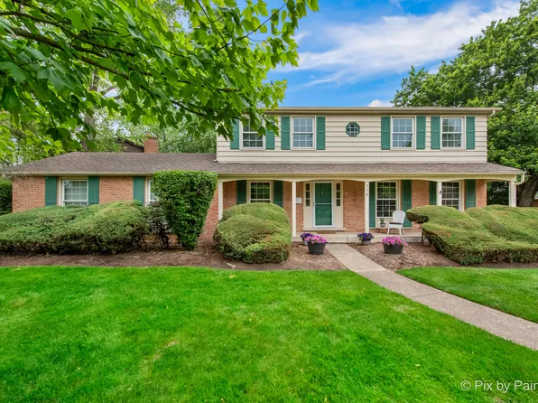 570 E Carpenter Dr, Palatine, IL 60074