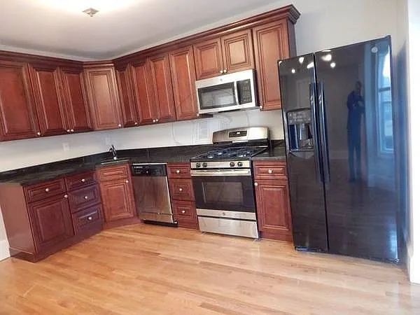 11 Park Ave #2F