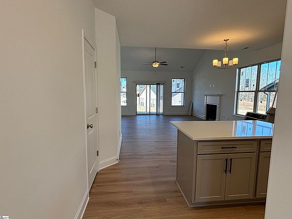 4th image of 307 Seneca Dr