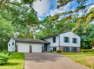 11409 Oakvale Rd N, Minnetonka, MN 55305