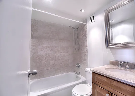 Rented by Urbane Brokerage | media 17