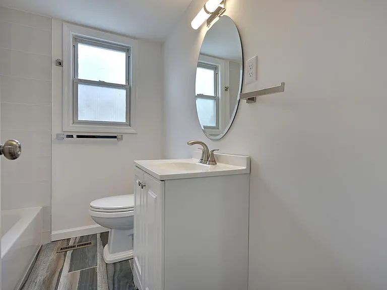 13 Swain Ave — Photo 17