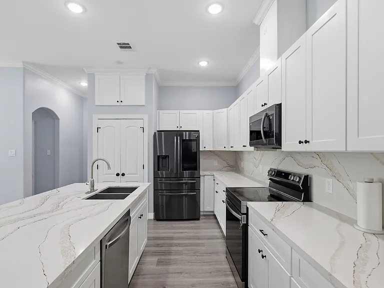15914 Tug Ct — Photo 11