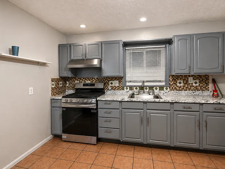 71 Thornton St #1 — Photo 2
