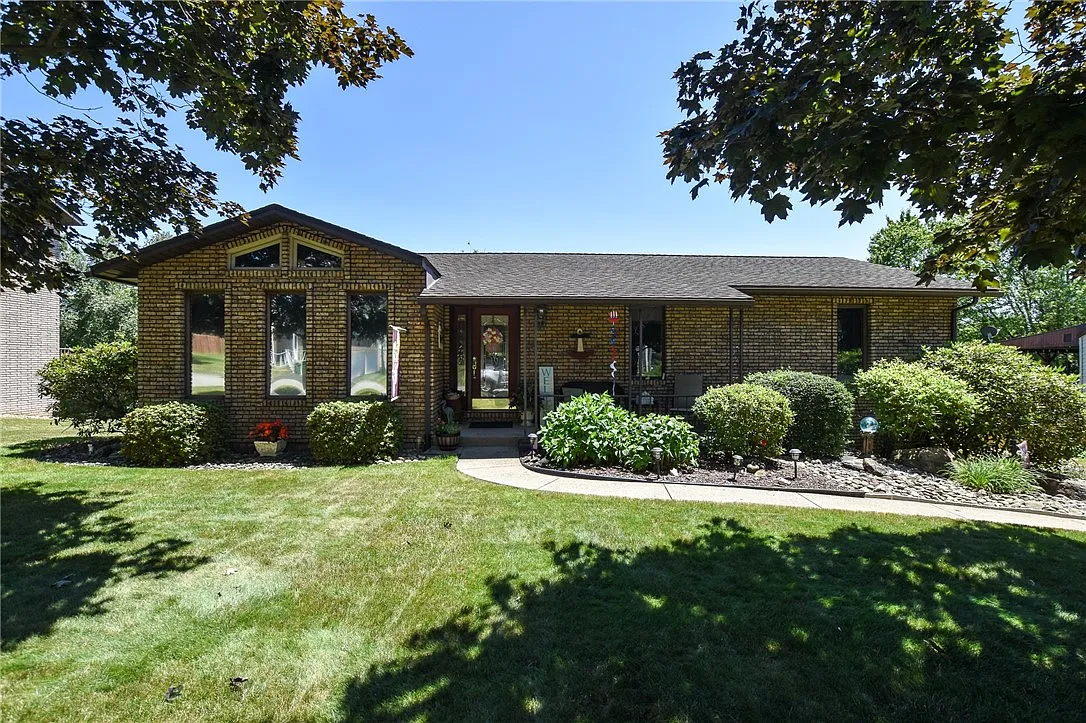108 Rembrandt Dr photo 1