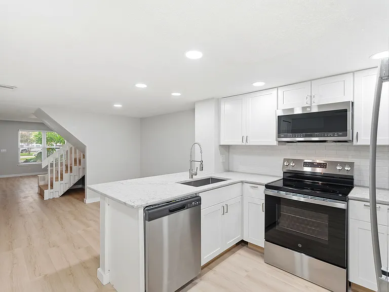 8511 J R Manor Dr — Photo 17