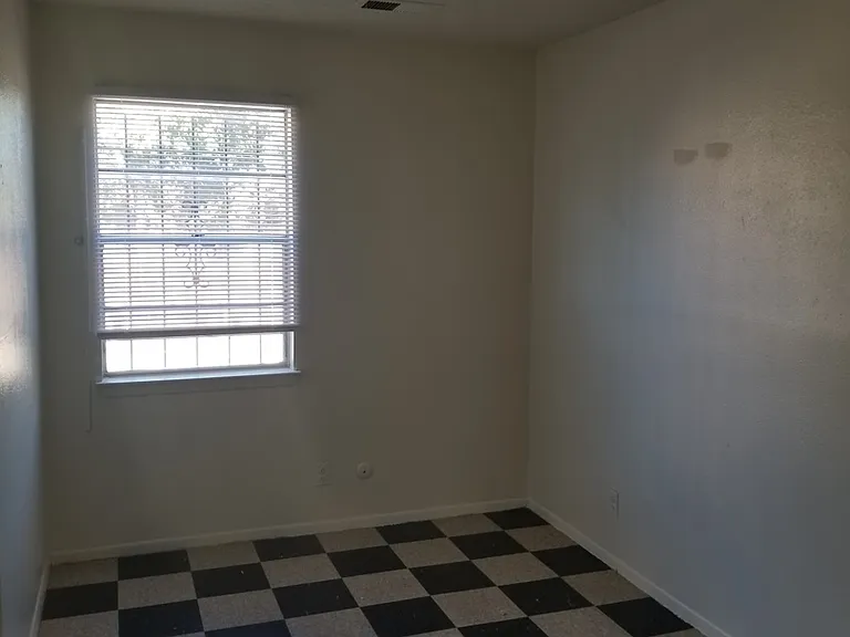 Zodiac Apartments — Photo 6
