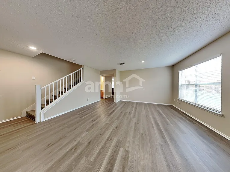 15312 Iola Cv — Photo 7