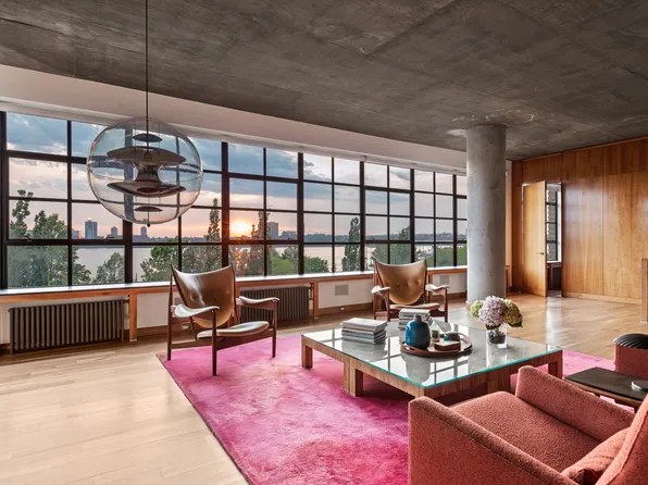 495 West Street image 1 of 15