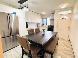 95 Leeward Glenway #315, Toronto, ON M3C 2Z6