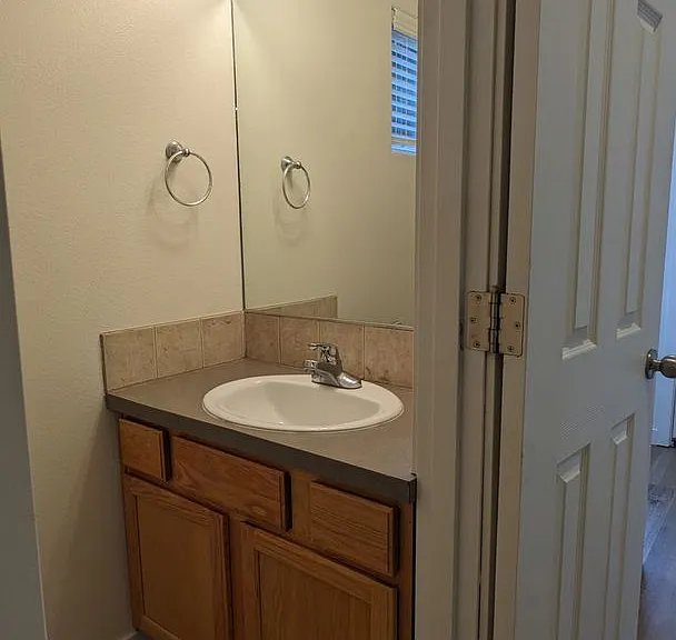 Halsey East Townhomes — Photo 48