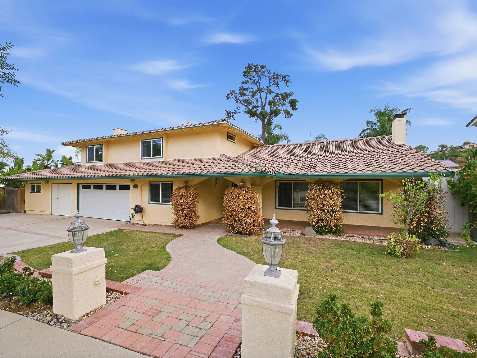 5 bed, 3207 sqft, $6,800 — Photo 1
