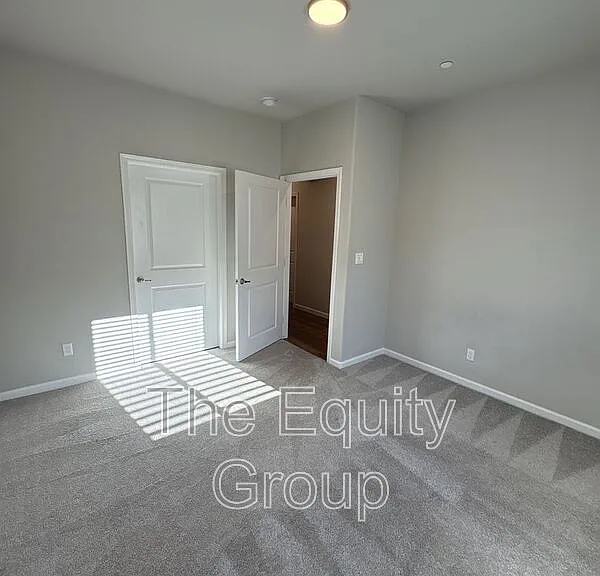 514 S Summit St #102 — Photo 14