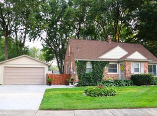 22016 Shady Lane Ave, Saint Clair Shores, MI 48080