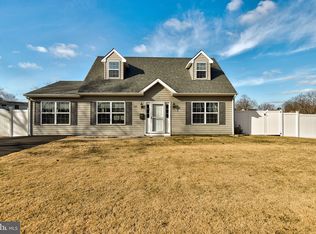 149 Kenwood Dr S, Levittown, PA 19055