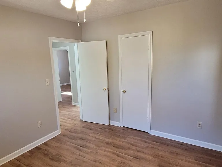 2733 Rice St — Photo 8
