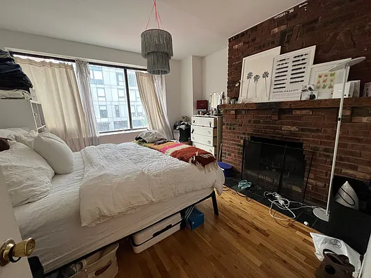 Rented by City Connections Realty | media 8