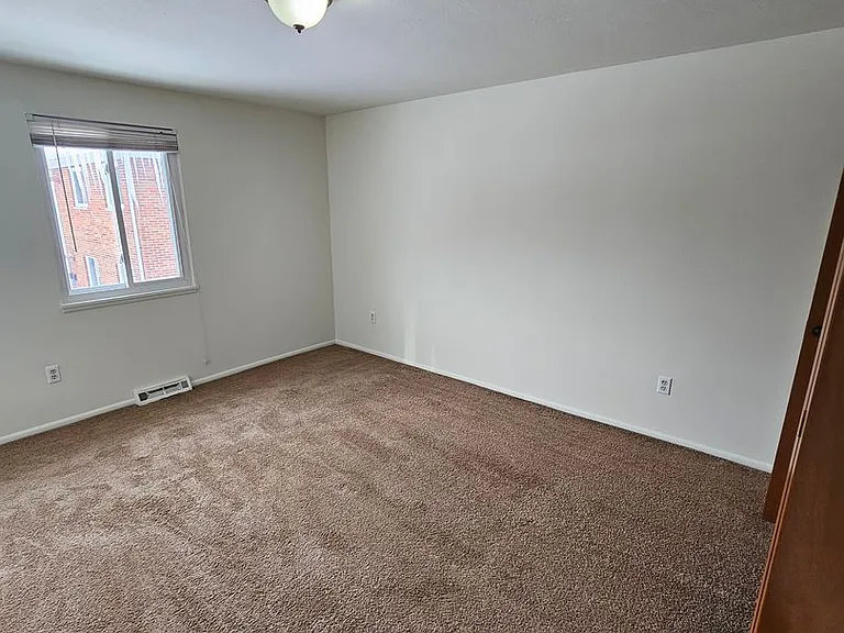 71-127 E Sprague Rd — Photo 38