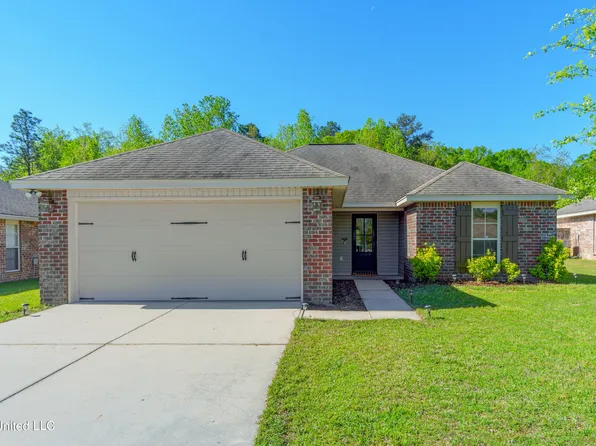 92 Hawthorne Dr, Hattiesburg, MS 39402