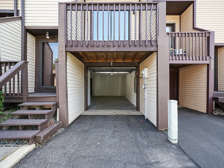 3247 Champions Dr — Photo 18