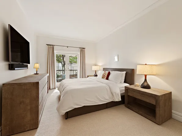 347 West 22nd Street image 6 of 13