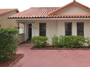 10215 NW 126th St, Hialeah Gardens, FL 33018