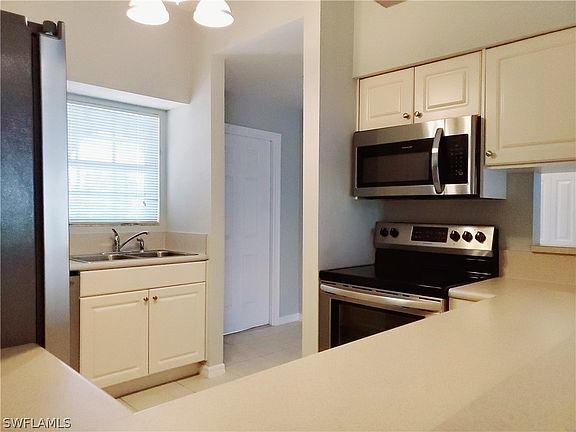 5th image of 950 Hancock Creek South Blvd #225
