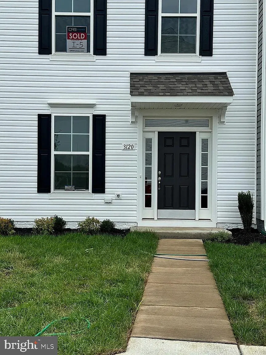 3 bed, 2.5 bath, 2153 sqft, $2,190 — Photo 2