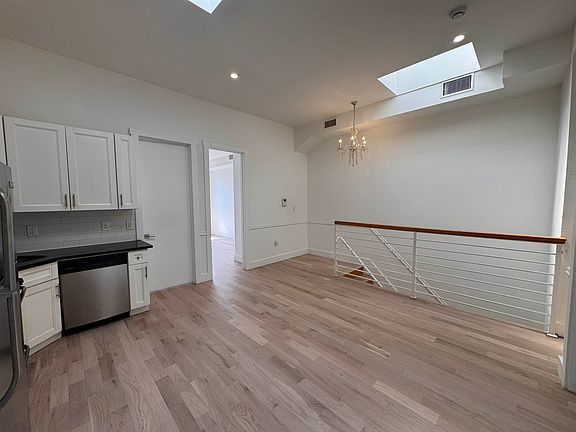 3rd image of 1214 Jefferson Ave #3
