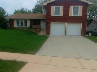 1120 Nottingham Ln, Hoffman Estates, IL 60169