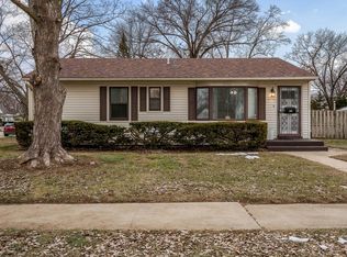 202 W Renrose Ave, Loves Park, IL 61111