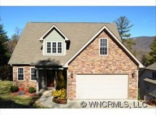 19 Graylyn Dr, Fairview, NC 28730