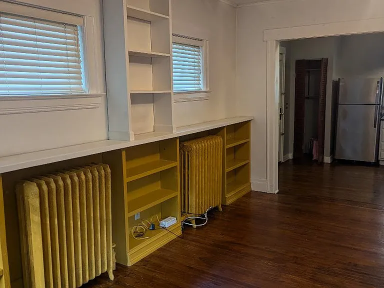 1099 Park Ave #1 — Photo 3