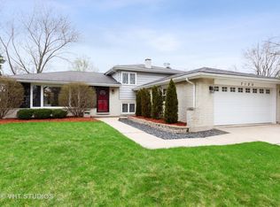 7120 Blackburn Ave, Downers Grove, IL 60516