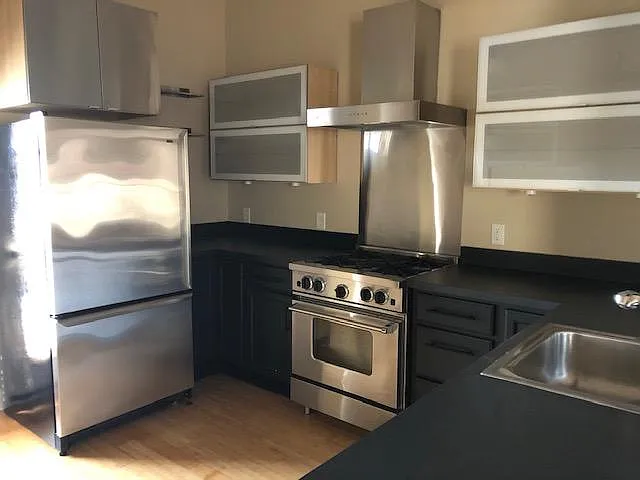 315 Seawell Ave — Photo 6