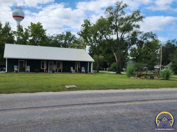 209 W Maple Ave, Hartford, KS 66854