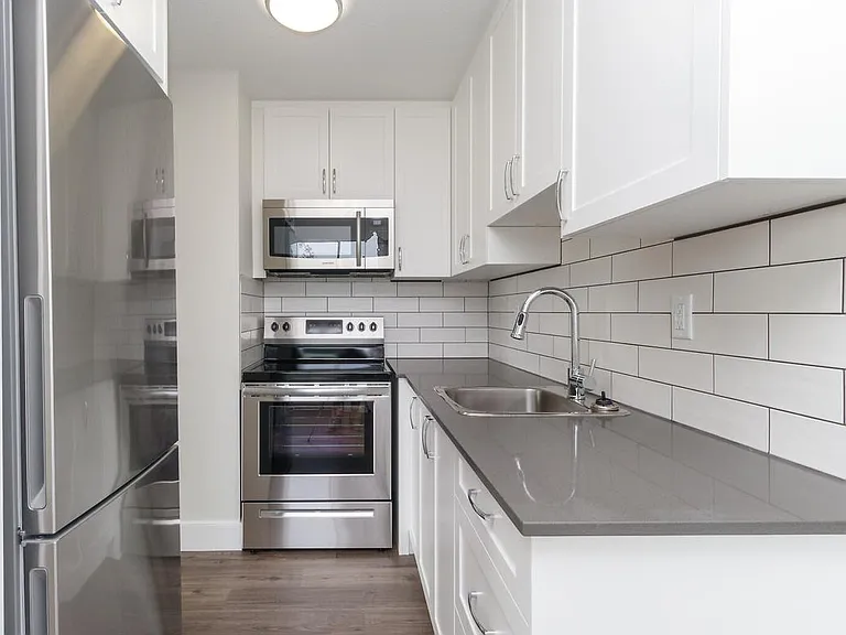 1928 Lee Ave #307 — Photo 9