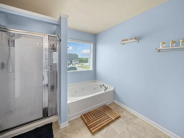 415 Valdez Ct — Photo 34