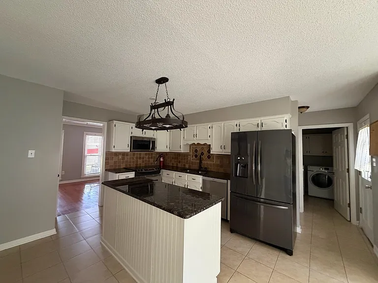 2910 Foster Dale Cv — Photo 15