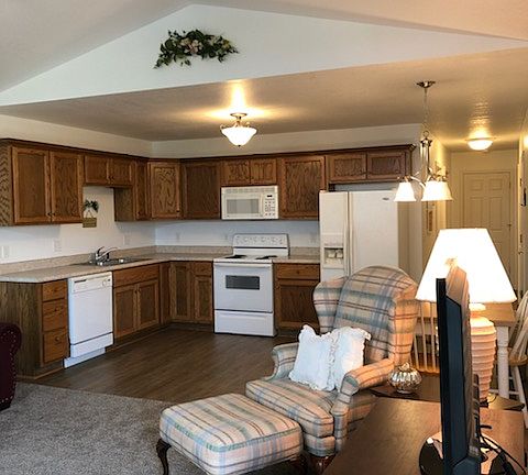 3rd image of 704 Heritage Dr