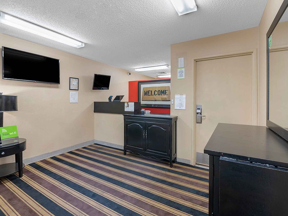 Lobby and Guest Check-in