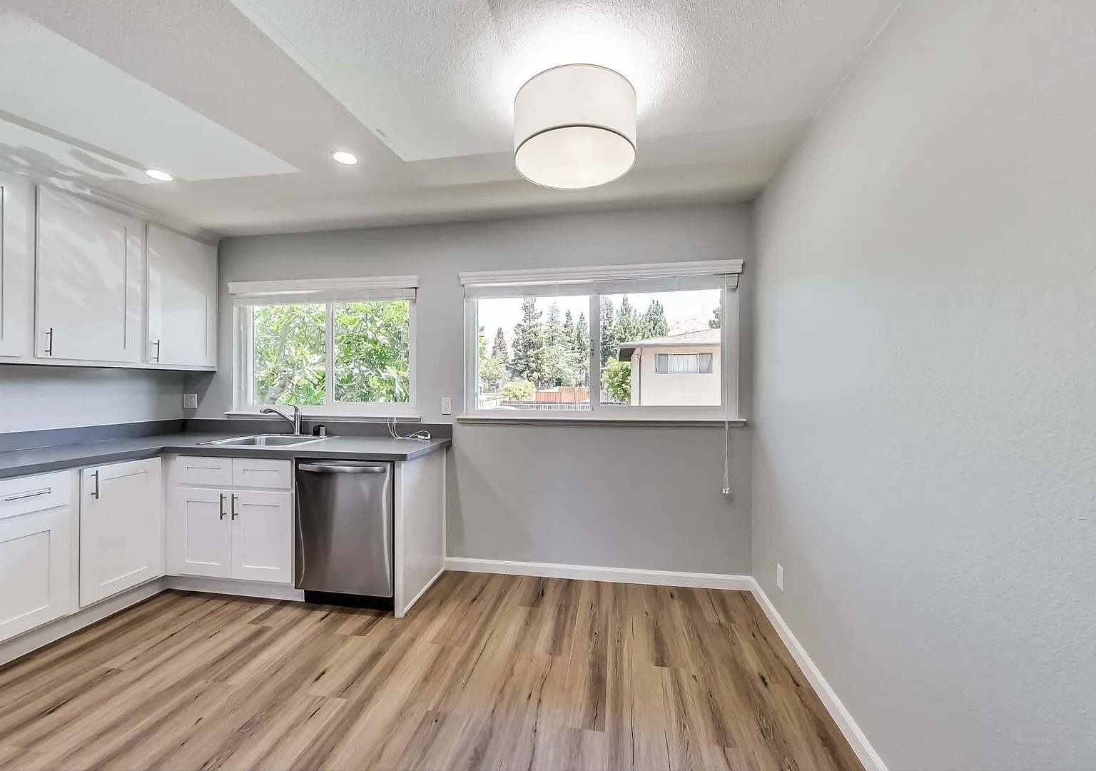 Completely Renovated 2 bed & 1 bath Warm Springs Neighborhood with Top 10 Schools! — Photo 4