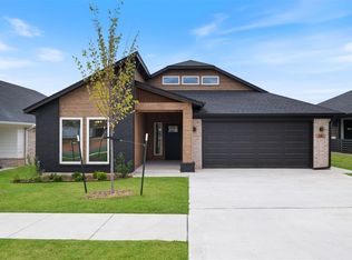 341 Park Ln, Harrah, OK 73045