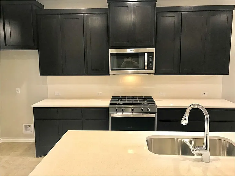 9008 Gage Dr — Photo 5